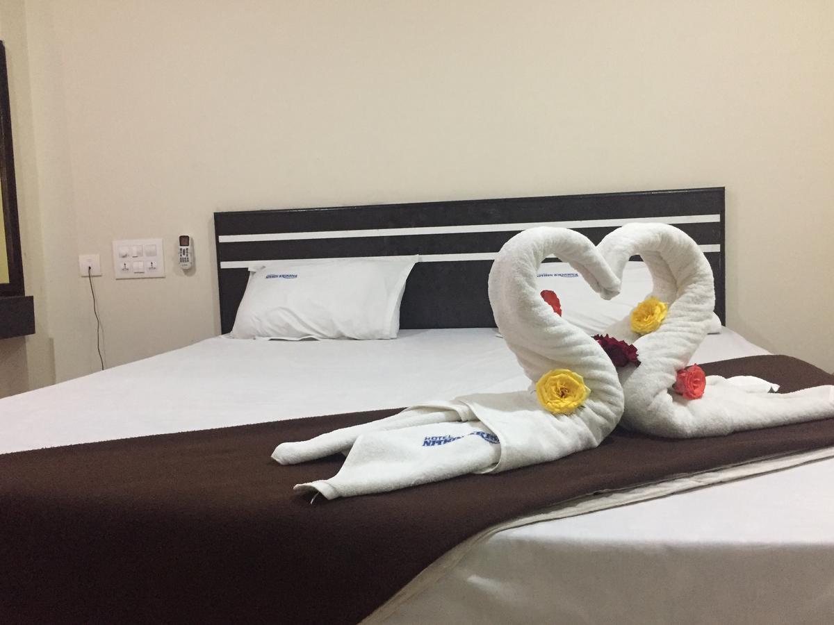 Hotel Nithin Krishna Tirupati Exteriör bild