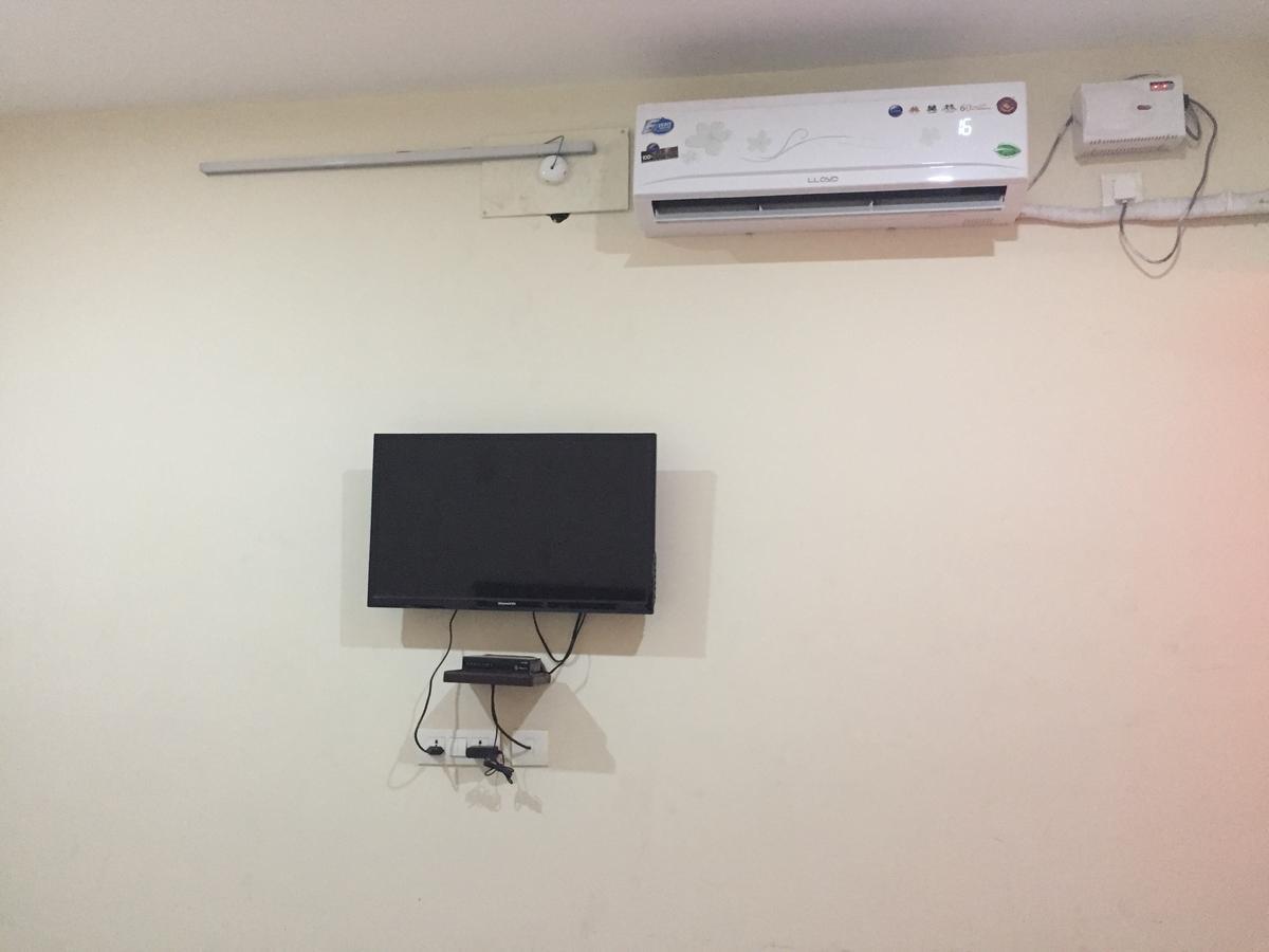 Hotel Nithin Krishna Tirupati Exteriör bild