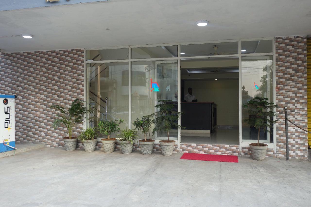 Hotel Nithin Krishna Tirupati Exteriör bild